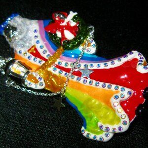 KIRKS FOLLY SIGNED, NEW OLD ST. NICK CHRISTMAS BROOCH/PENDANT-BEAUTIFUL FEATURES